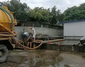 梁园抽化粪池自动清理的方法
